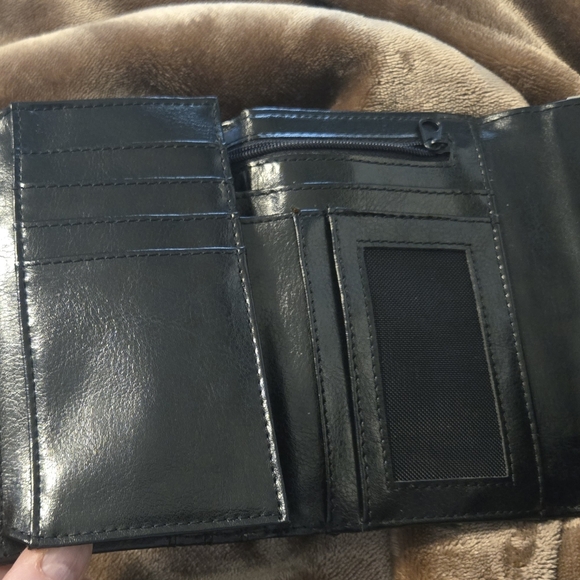 Brighton Black & Silver Tri-fold Wallet. 2 zipper pockets, 12 card slots EUC! - Picture 3 of 5